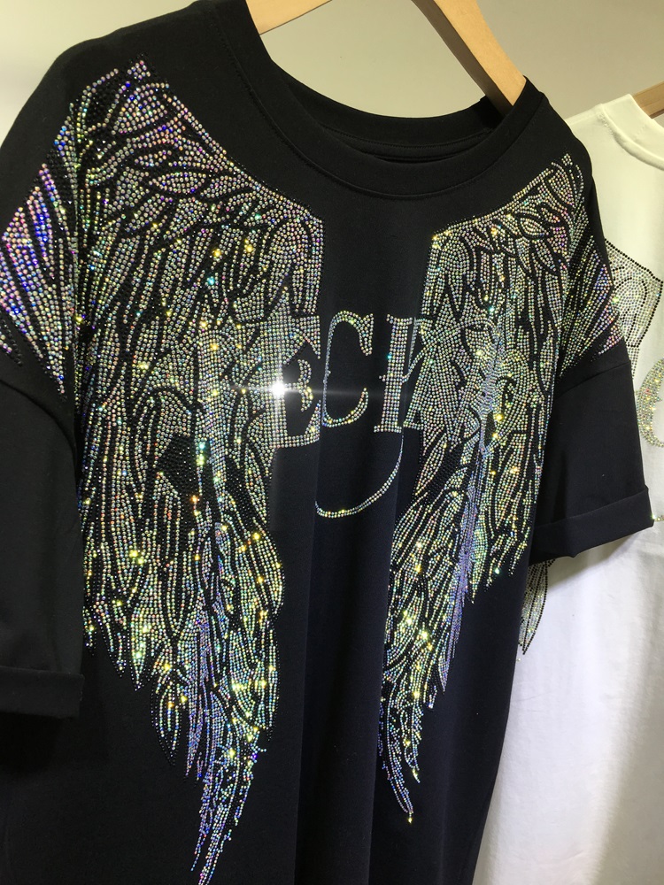 L-4XL Oversize Rhinestone Ange - Streetwear Brand Clothing recension och pris